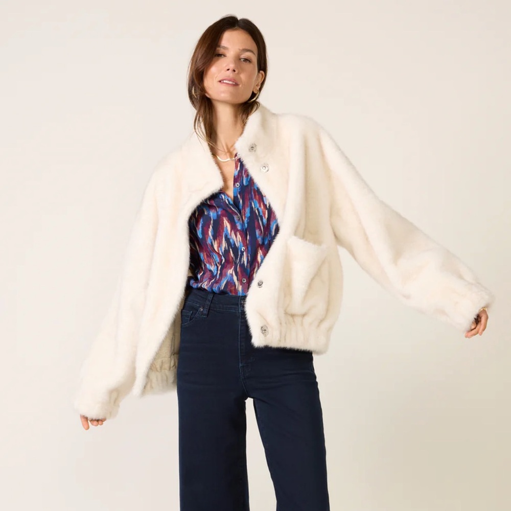 NWT * Evereve Cream Fuzzy Coat for Women